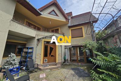 Casă cu 6 camere în Central