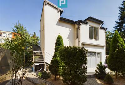 Vilă cu destinație multiplă situată ultracentral - 1