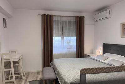 Apartament cu 5 camere decomandat în Noua