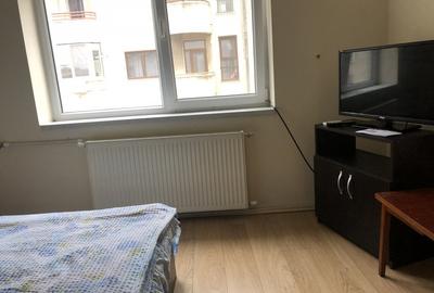 Oferim garsoniera de inchiriat etaj 2 Central, str Stefan Cel Mare - 1