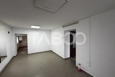 Spatiu comercial 4 camere 84 mpu doua intrari la strada Orasul de Jos - 3