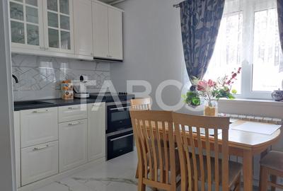 Apartament cu 3 camere decomandat, mobilat în Valea Aurie