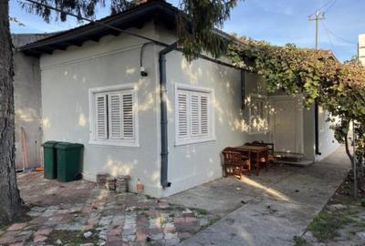 De vanzare – Casa 3 camere, zona Abator - 1