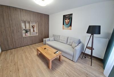 Apartament cu 2 camere decomandat în Tractorul