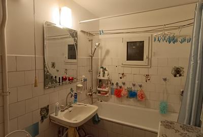 Apartament 2 camere, de vânzare, zona Între Lacuri, decomandat, 52 mp, etaj 1/4 - 5