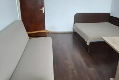 Apartament cu 3 camere decomandat, mobilat în Lacul Tei
