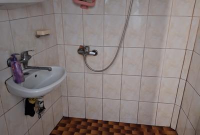 Piata Libertatii,ap 2 camere,semidecomandat, s-55 mp, parter/2, p-130.000 euro - 8