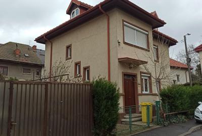 Eroii Revolutiei - Spitalul Marius Nasta Vila singur curte S+P+1 - 1