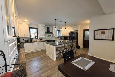 Vila impunatoare cu 6 camere spatioase in stil american - 5