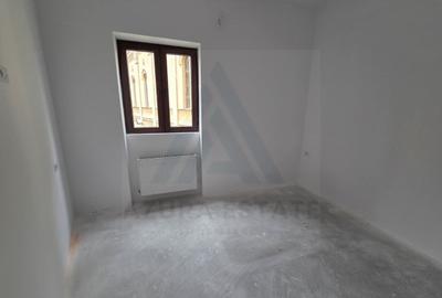 Garsonieră renovata 35 mp etaj 1 dispune de  pivnita in zona Centrala - 2