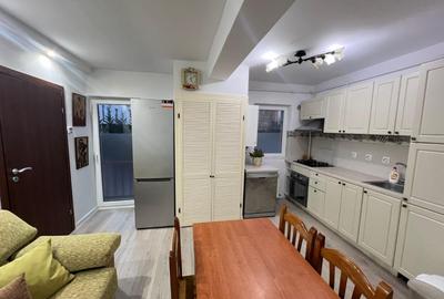 Apartament cu 3 camere semidecomandat, mobilat în Florești