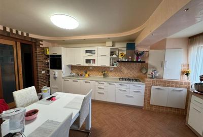 Apartament 3 camere, etaj 2, zona ultracentrala, renovat complet - 3