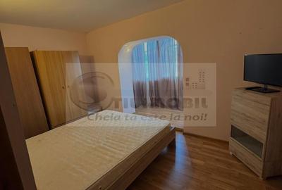 Apartament cu 3 camere decomandat, mobilat în Nicolina