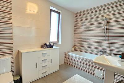 Oferta vanzare parte din triplex in Zavoi, Stefanesti, mobilata , 178000 EURO - 12