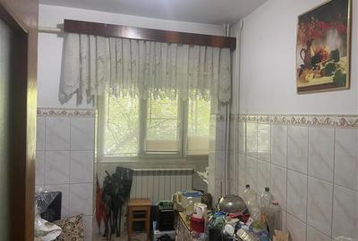 Apartament 2 camere , zona centrala b- dul Brailei , et 1 3 , decomandat , 50 mp - 3
