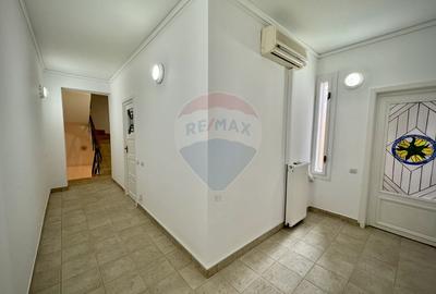 Casa / Vila cu 7 camere de vanzare în zona Domenii - 11