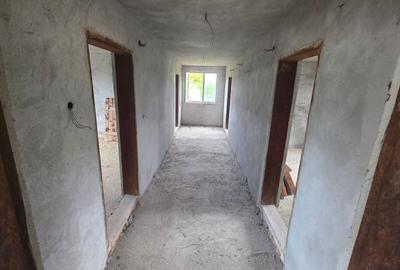 CASA/SPATIU COMERCIAL - GENUNENI - 32