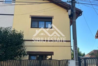 Casă individuală cu 5 camere în Vasile Aaron