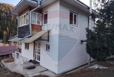 Case cu 7 camere de vânzare în comuna Panaci, sat Drăgoiasa. - 7