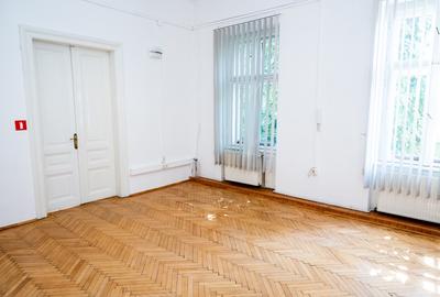 Proprietar inchiriez apartament in Centru - 1