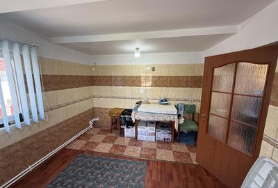 Vila construită in 2010 - P+1+pod - S=236 mp și curte 238 mp Campina! - 26