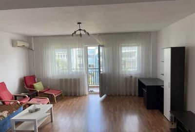 Apartament cu 3 camere decomandat în Drumul Taberei