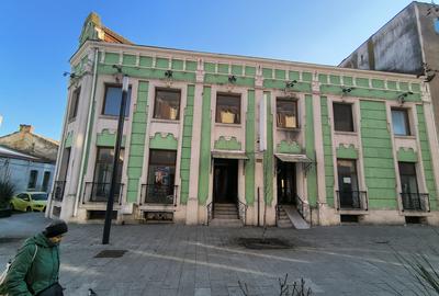 Ultracentral Promendata Stefan cel Mare-cladire interbelica diverse activitati - 2