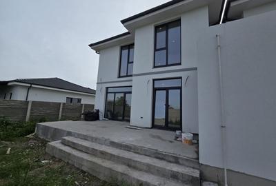 Duplex deosebit 120 mp util | Terasă 35 mp | Curte 300 mp | Comision 0 - 3