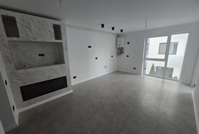 Apartament cu 3 camere decomandat în Girocului