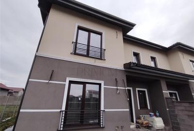 Duplex cu 5 camere în Moșnița Nouă