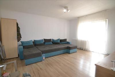 Apartament cu 3 camere decomandat în Vlahuță