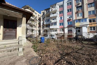 Casa de vanzare cu 446 mp teren si garaj, situata in zona centrala - 13
