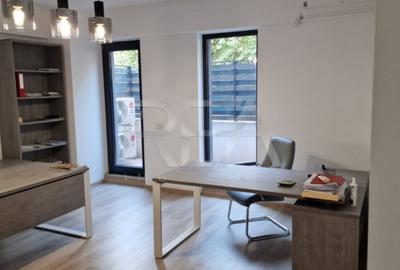 Apartament cu 4 camere decomandat, mobilat în Banu Manta