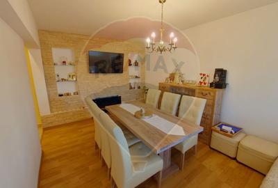 Apartament cu 4 camere de vânzare, Piața 1 Decembrie 1918 - 2