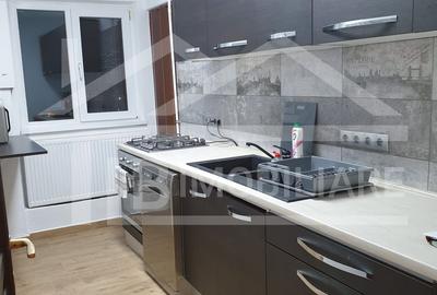 Apartament cu 2 camere, 60mp, decomandat, zona Poli 2 - 7