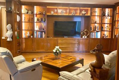 Apartament cu 5 camere decomandat în Bucureștii Noi