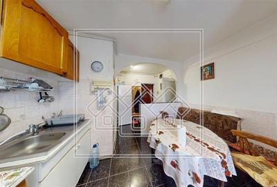 Apartament de vanzare in Sibiu - 2 camere, balcon - etaj 3 - Turnisor - 8