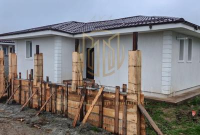 Casă individuală cu 4 camere în Vidra