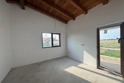 Vilă mediteraneană în Nojorid | 273mp | 5 dormitoare | Teren 652mp - 9