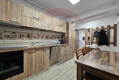 Închiriez 3 Camere Decomandat si Balcon, in Gheorgheni, Iulius Mall - 1