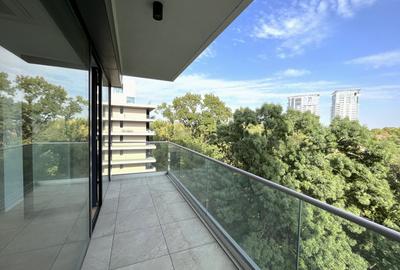 Apartament cu 3 camere semidecomandat în Floreasca