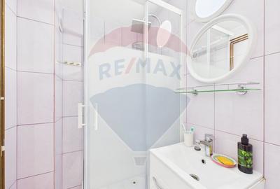 Apartament cu 4 camere de vanzare, Centrala proprie, 13 Septembrie - 10
