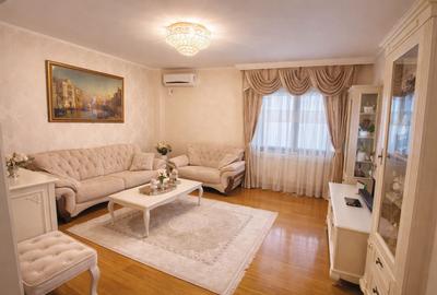 Apartament cu 3 camere decomandat, mobilat în Faleza Nord