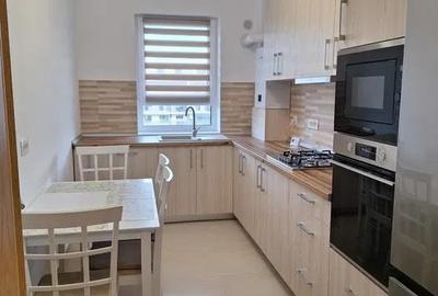 Apartament cu 2 camere decomandat, mobilat în Tractorul
