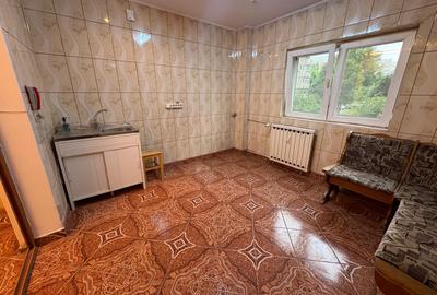 Vanzare-Sebastian, parc ,2 camere, 1/8, decomandat, bl. 95, liber, 118000 E - 3