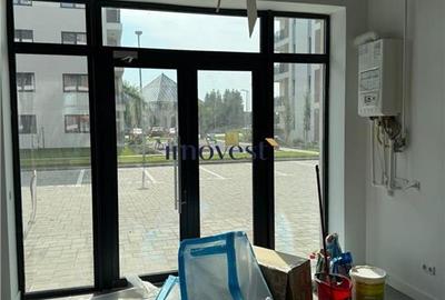 Spatiu comercial cu 3 locuri de parcare in complexul Smarald - 7