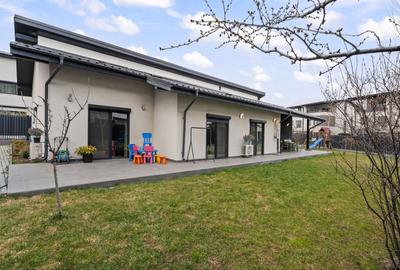 Vila pe parter cu 5 camere  | 655 mp teren | dotata cu panouri solare - 2