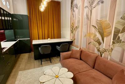 Apartament cu 2 camere semidecomandat, mobilat în Central