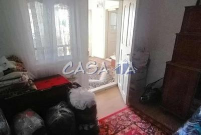 Casa situata in Bumbesti Pitic - Carligei - 10