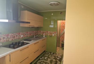 De Vanzare apartament 3 camere decomandate plus mansarda zona ultracentrala - 5